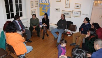 Lanzaron en Valdivia el libro “Democracia versus Neoliberalismo”