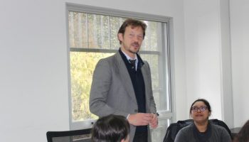 Académico de FACEA dictó charla sobre cuestiones económicas de la crisis ecológica-ambiental.